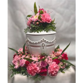   Rózsaszín színvilágú vegyes virágokkal körbedíszített urnakoszorú + urnadísz